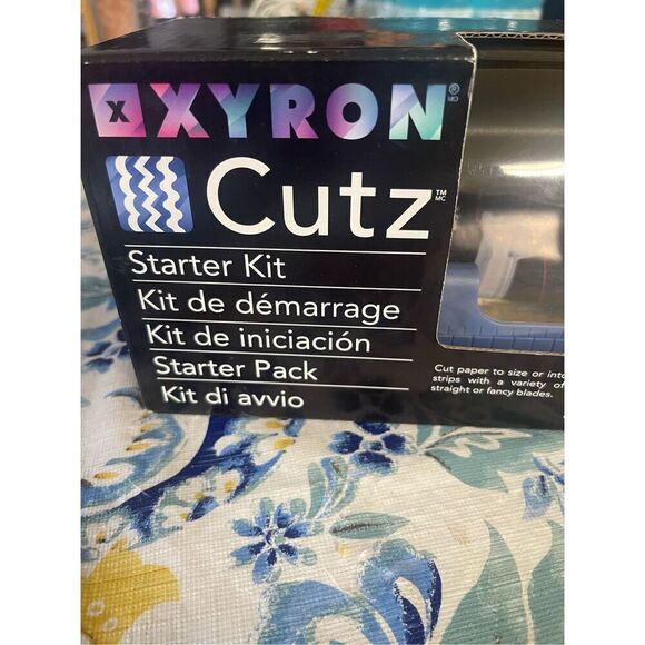 New Xyron Cutz Blue Black Rotary Compact Cutting Starter Kit OS - Picture 5 of 9